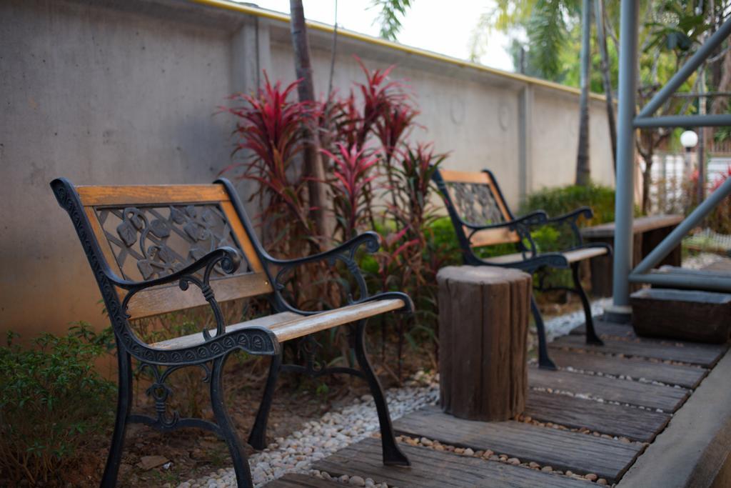 Baan Sanpoom Hotel Phitsanulok Exterior foto