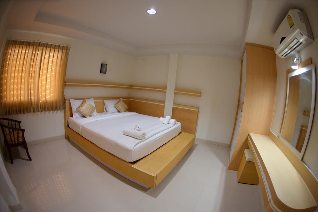 Baan Sanpoom Hotel Phitsanulok Exterior foto